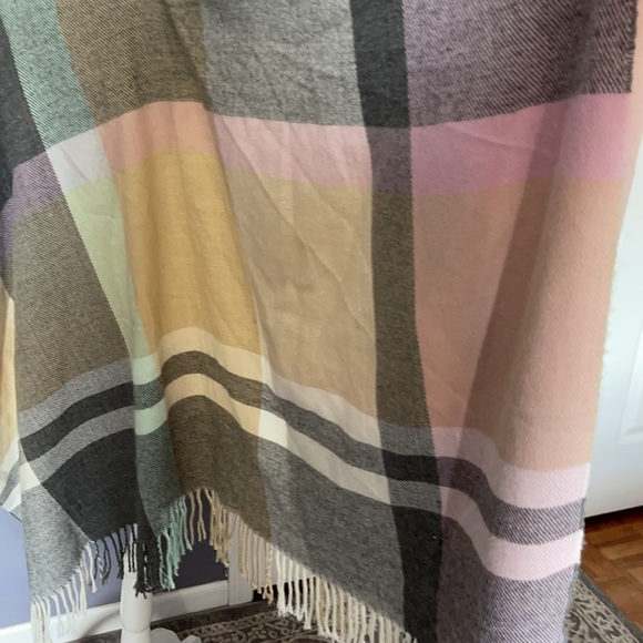 Steve Madden plaid fringe wrap one size Oversized blanket wrap plaid multicolor - Picture 3 of 5